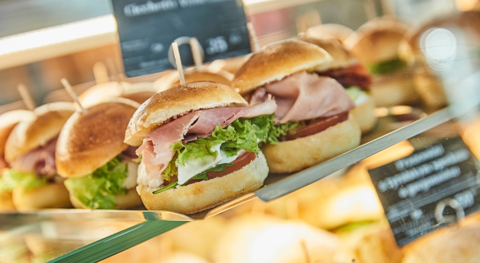 catering, italské produkty, obložené prkno